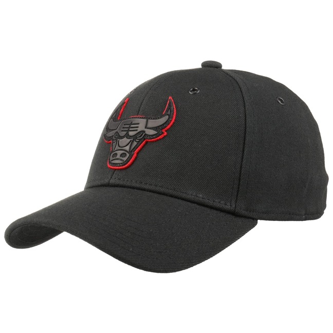 Chicago Bulls Snapback Cap by Mitchell & Ness --> Shop Hats, Beanies & Caps  online ▷ Hatshopping